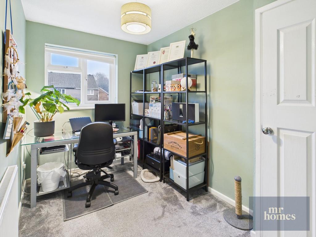 Bedroom 2/Office