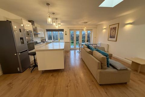 4 bedroom semi-detached house for sale, Glendale Gardens, Wembley, HA9