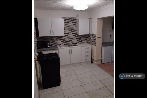 3 bedroom detached house to rent, Gun Hill, Coventry, CV7
