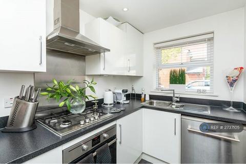 2 bedroom semi-detached house to rent, Eling Crescent, Sherfield-On-Loddon, Hook, RG27