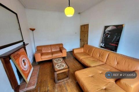 1 bedroom in a house share to rent, Beech Range, Manchester, M19