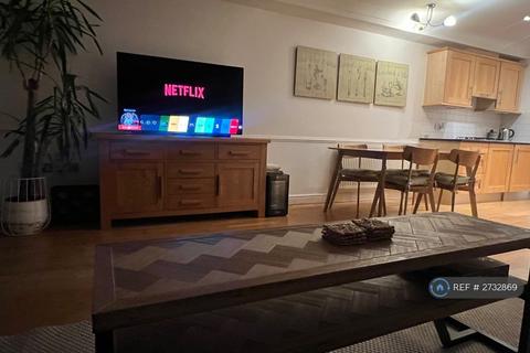 1 bedroom flat to rent, Ferry Quays, Brentford, TW8