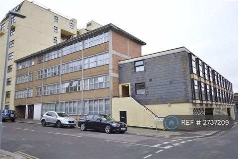 2 bedroom flat to rent, Alan Court, St. Leonards-On-Sea, TN37