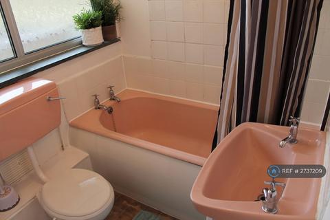 2 bedroom flat to rent, Alan Court, St. Leonards-On-Sea, TN37