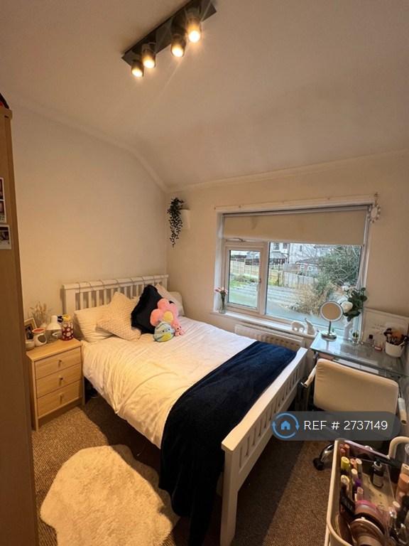 Upstairs Back Double Bedroom