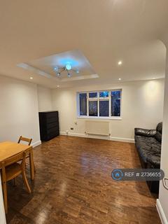 2 bedroom maisonette to rent, Glendun Court, London, W3