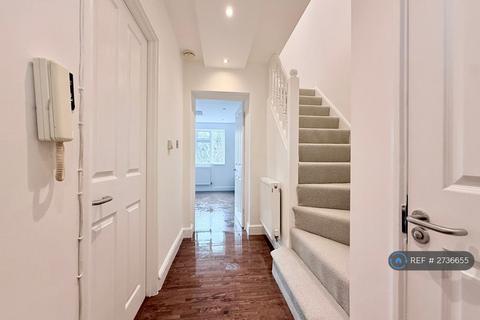 2 bedroom maisonette to rent, Glendun Court, London, W3