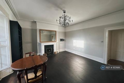 2 bedroom flat to rent, Florence Terrace, Falmouth, TR11