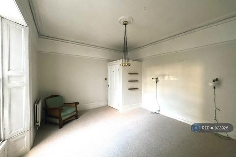 2 bedroom flat to rent, Florence Terrace, Falmouth, TR11
