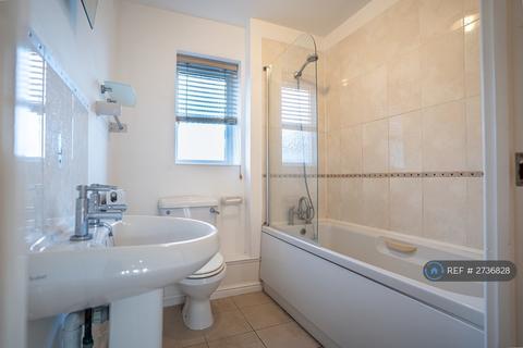 3 bedroom flat to rent, Goodwin Close, Chelmsford, CM2