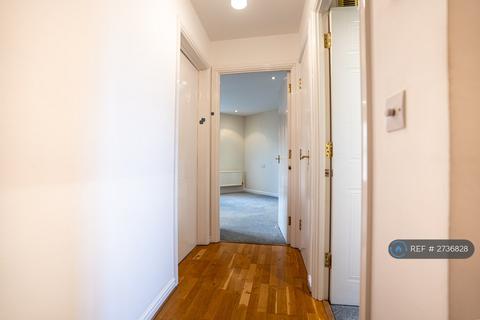 3 bedroom flat to rent, Goodwin Close, Chelmsford, CM2