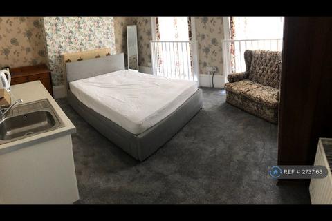 1 bedroom in a house share to rent, London Road, Dover, CT17