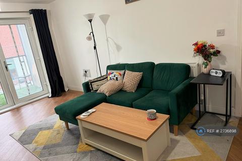 1 bedroom flat to rent, Wave Court Maxwell Road, Romford, RM7