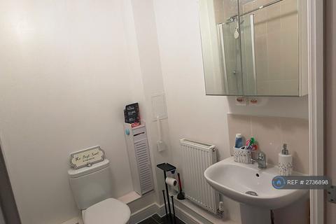 1 bedroom flat to rent, Wave Court Maxwell Road, Romford, RM7