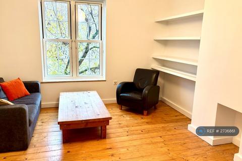 3 bedroom flat to rent, Coltman House, London, SE10