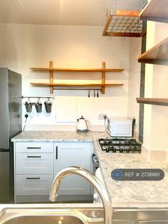 3 bedroom flat to rent, Coltman House, London, SE10