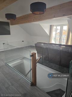 1 bedroom in a flat share to rent, Portsmouth Road, Lee-On-The-Solent, PO13