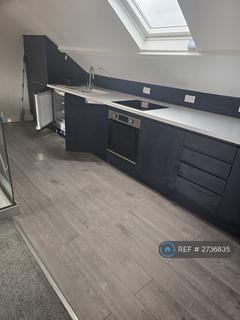 1 bedroom in a flat share to rent, Portsmouth Road, Lee-On-The-Solent, PO13