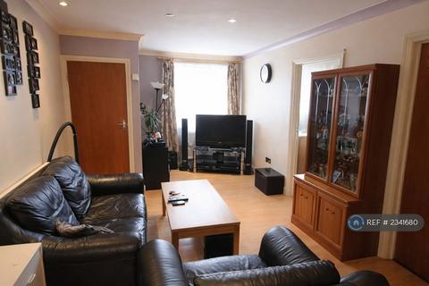 2 bedroom flat to rent, Ashton Road, Luton, LU1
