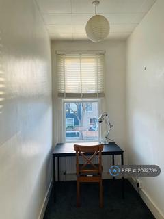 2 bedroom maisonette to rent, Fountain Road, Tooting, SW17
