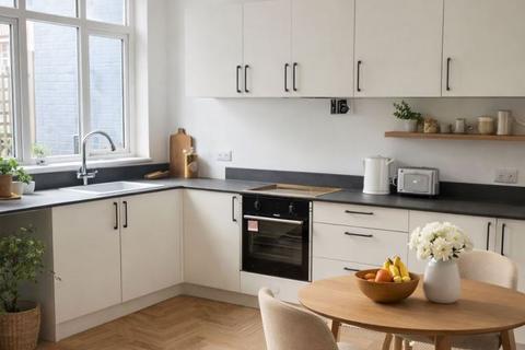 3 bedroom maisonette to rent, Southbourne Grove, Southbourne, Bournemouth