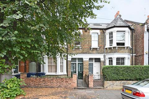 1 bedroom terraced house to rent, Beaumont Road, London W4