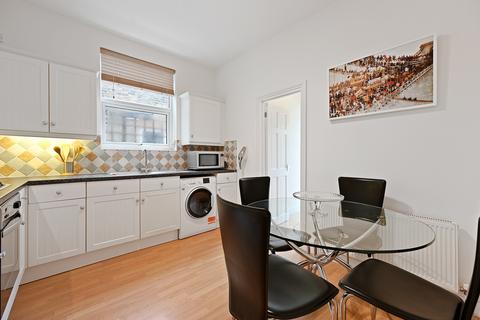 1 bedroom terraced house to rent, Beaumont Road, London W4