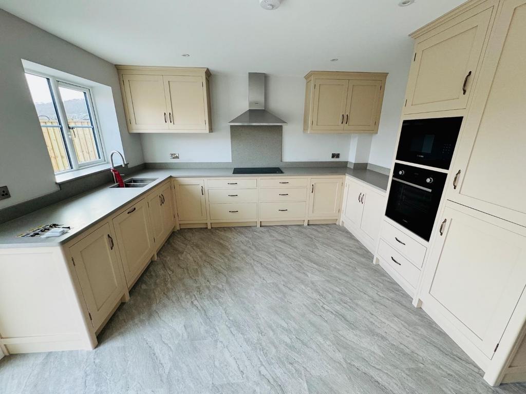 Sample Photo - Kitchen 2.jpg