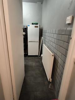 1 bedroom in a house share to rent, Waterloo Road, Ilford