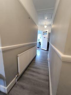 1 bedroom in a house share to rent, Waterloo Road, Ilford