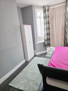 1 bedroom in a house share to rent, Waterloo Road, Ilford