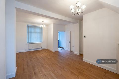 3 bedroom terraced house to rent, Augustus Street, Pontypridd, CF37