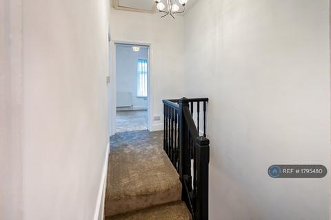 3 bedroom terraced house to rent, Augustus Street, Pontypridd, CF37