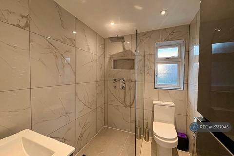 1 bedroom in a house share to rent, Aspen Close, London, W5
