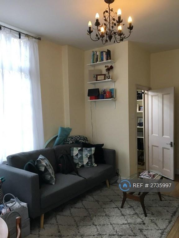 Living Room Opening To Front Entrance Area
