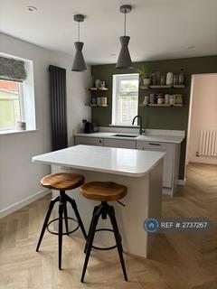 3 bedroom semi-detached house to rent, The Close, Cheltenham, GL53