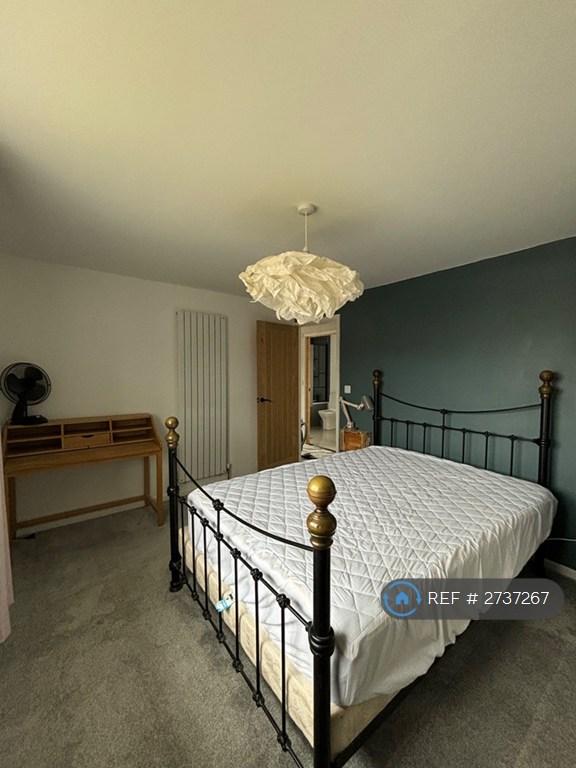 Master Bedroom (1)