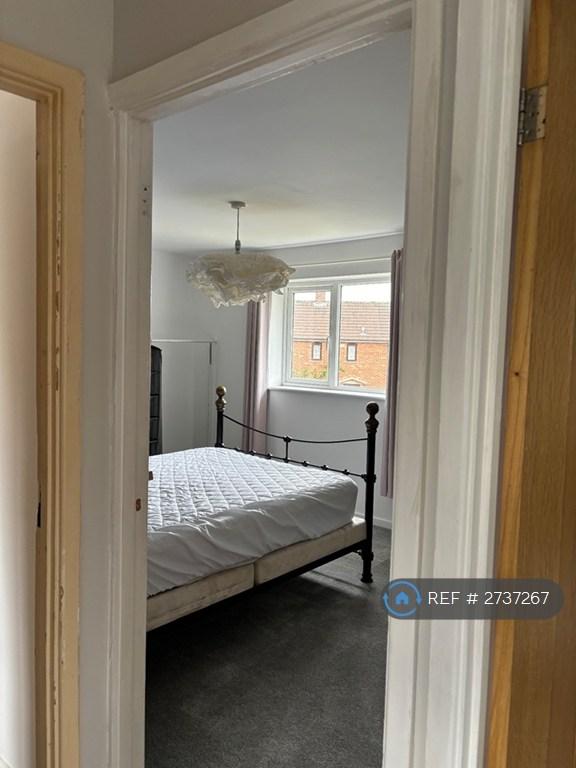 Master Bedroom (1)