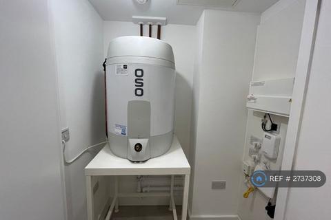 1 bedroom flat to rent, Vista River Gardens Tower, Manchester, M3