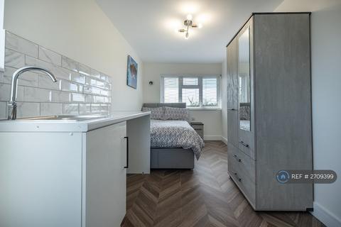1 bedroom in a house share to rent, Quincewood Gardens, Tonbridge, TN10