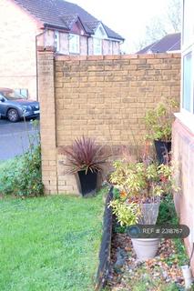 3 bedroom semi-detached house to rent, Smithys Close, St. Leonards-On-Sea, TN37