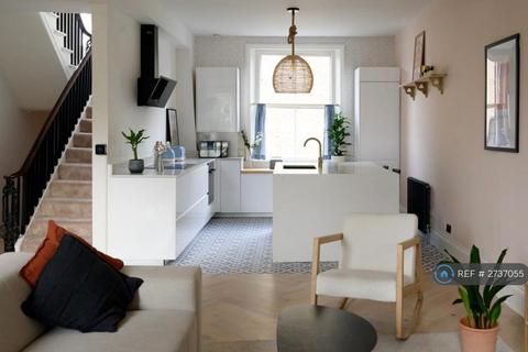 3 bedroom maisonette to rent - Finborough Road, London, SW10