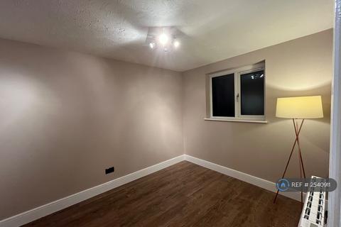 1 bedroom flat to rent, Rabournmead Drive, Northolt, UB5