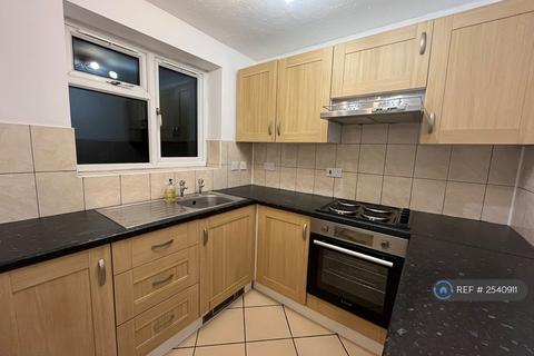 1 bedroom flat to rent, Rabournmead Drive, Northolt, UB5
