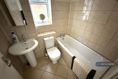 1 bedroom flat to rent, Rabournmead Drive, Northolt, UB5