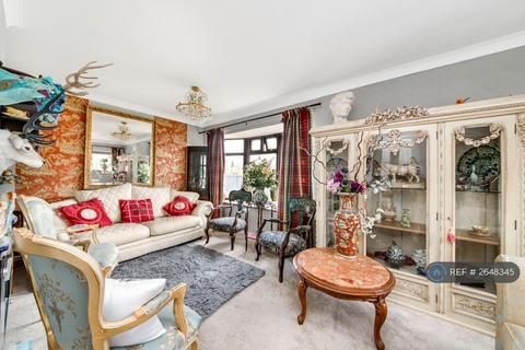 4 bedroom detached house to rent, Nixon Close  Thornhill, Dewsbury, WF12