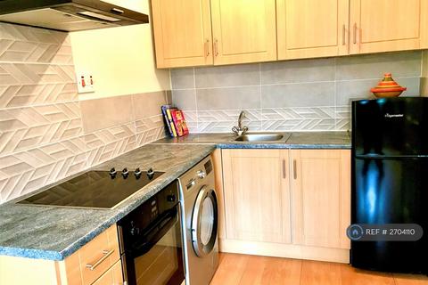 1 bedroom flat to rent, Market Court, South Cave, HU15