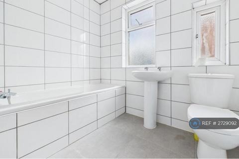3 bedroom semi-detached house to rent, Shetland Road, Blackpool, FY1