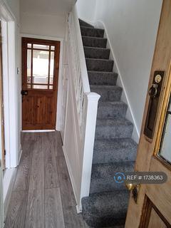 4 bedroom semi-detached house to rent - Windsor Crescent, Northampton, NN5