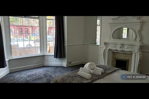 undefined, Boulevard, Hull, HU3